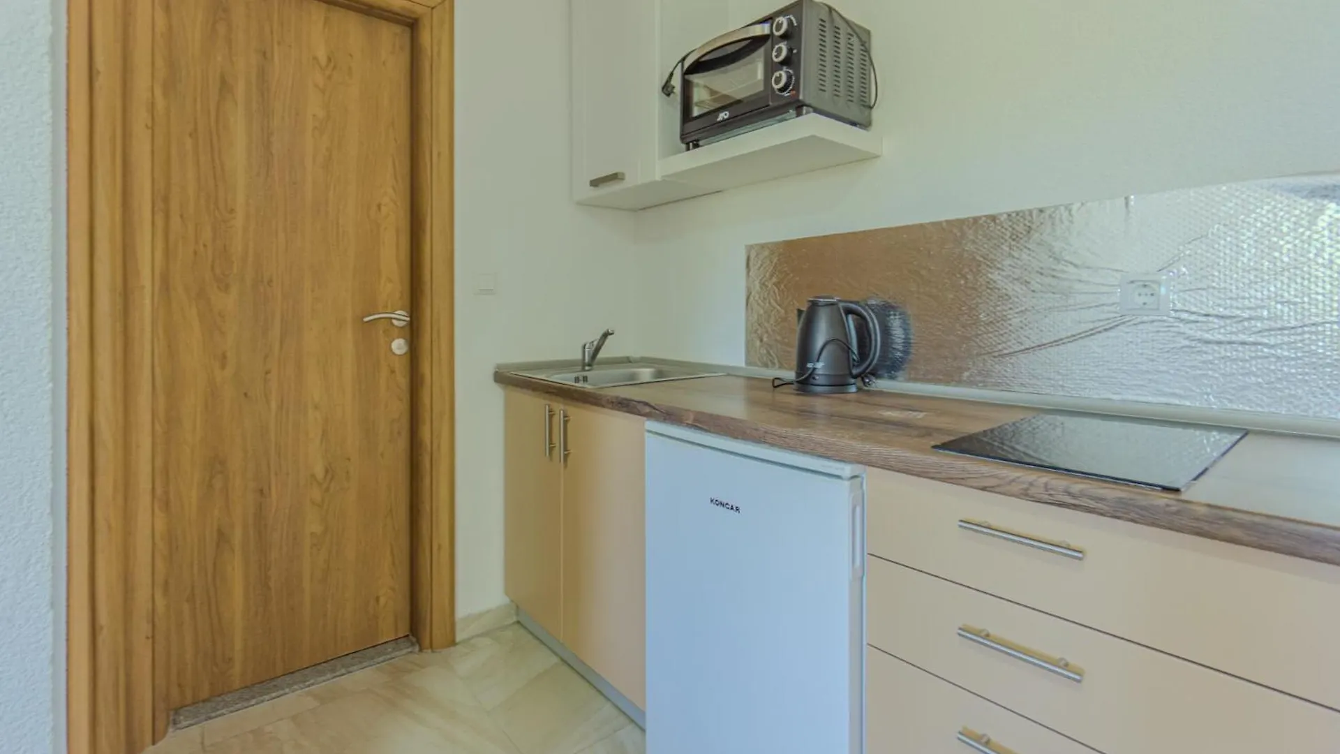 Green Haven Sea & Forest Apartments Donji Karin 0*,
